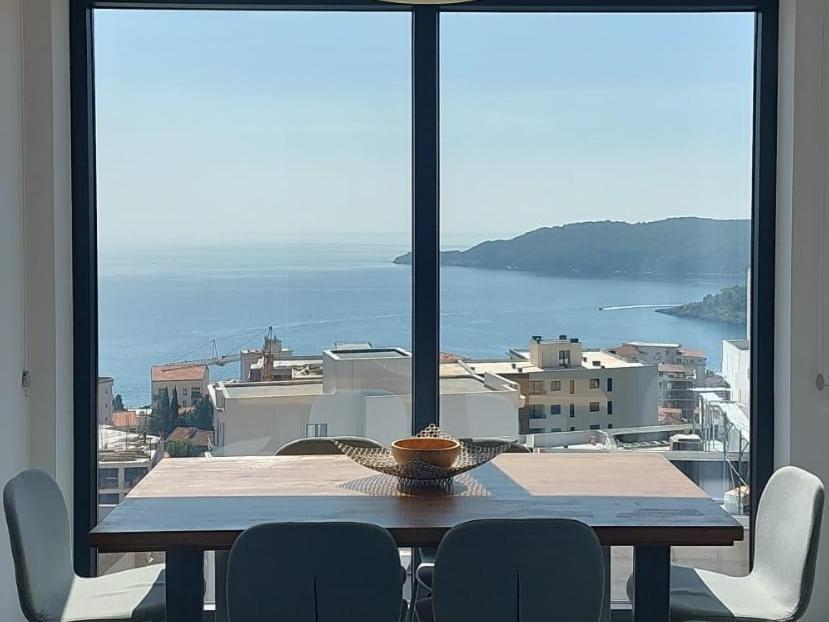 Modern Top Floor Sea View 3Br With Pools, Spa & Fitness Bečići 객실 사진
